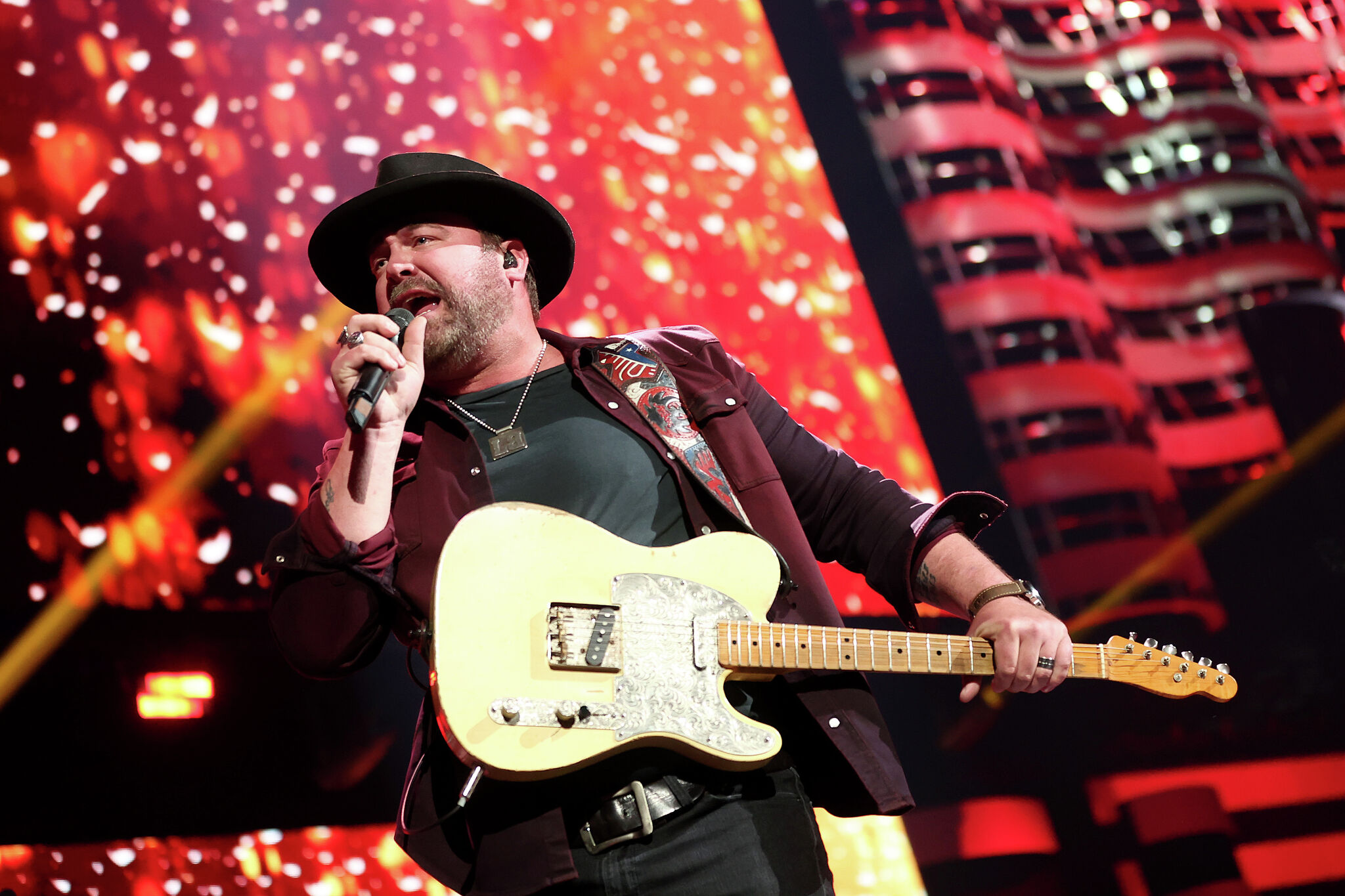 Lee Brice playing live