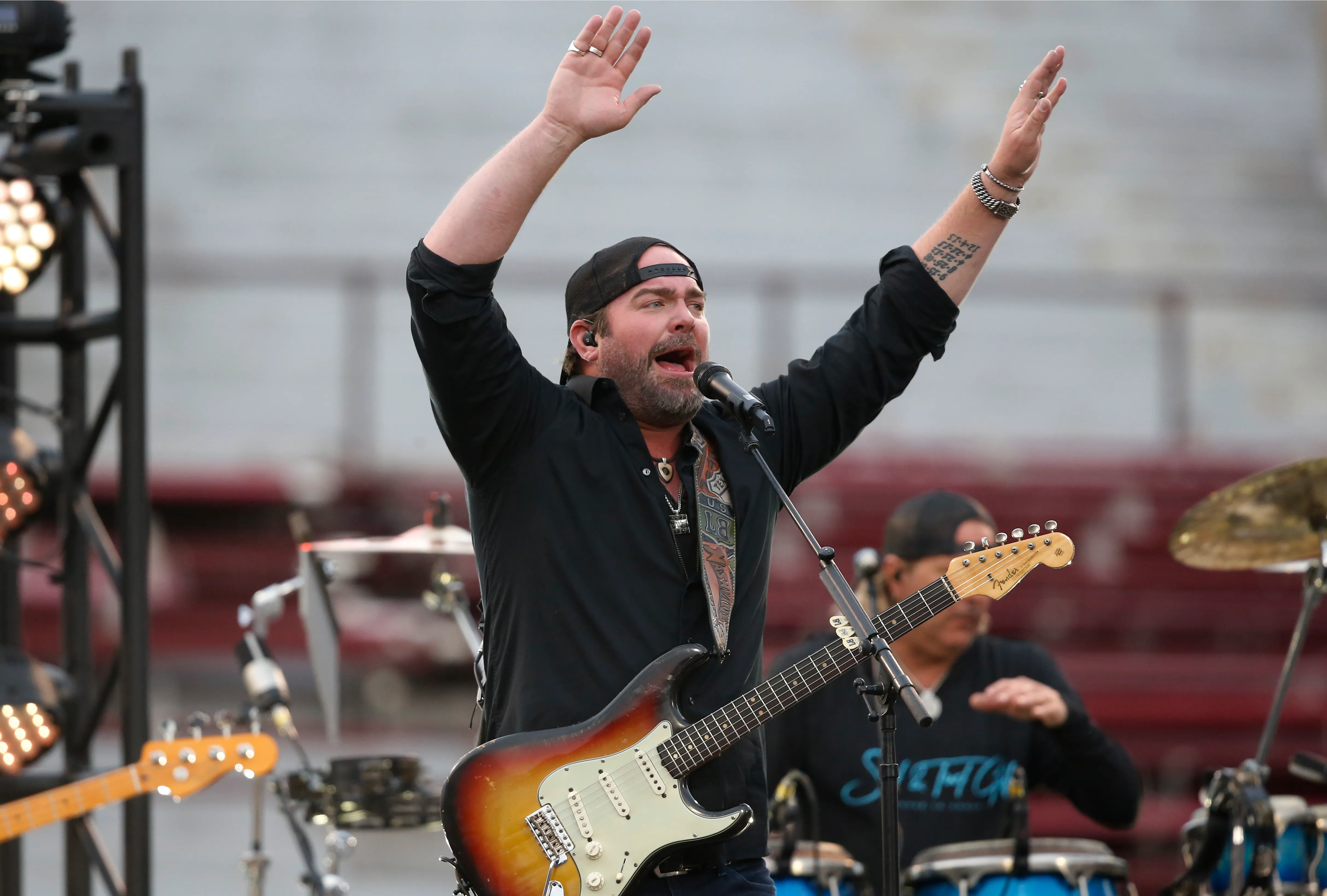 Audience at a Lee Brice concert